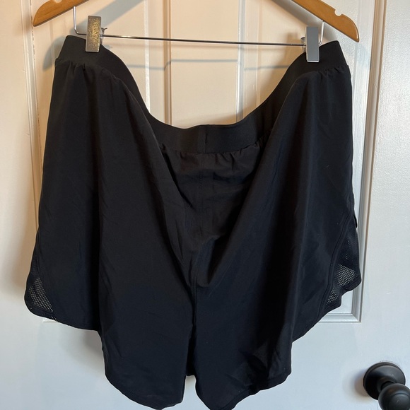 NWT Under Armour Running Shorts - Picture 4 of 4